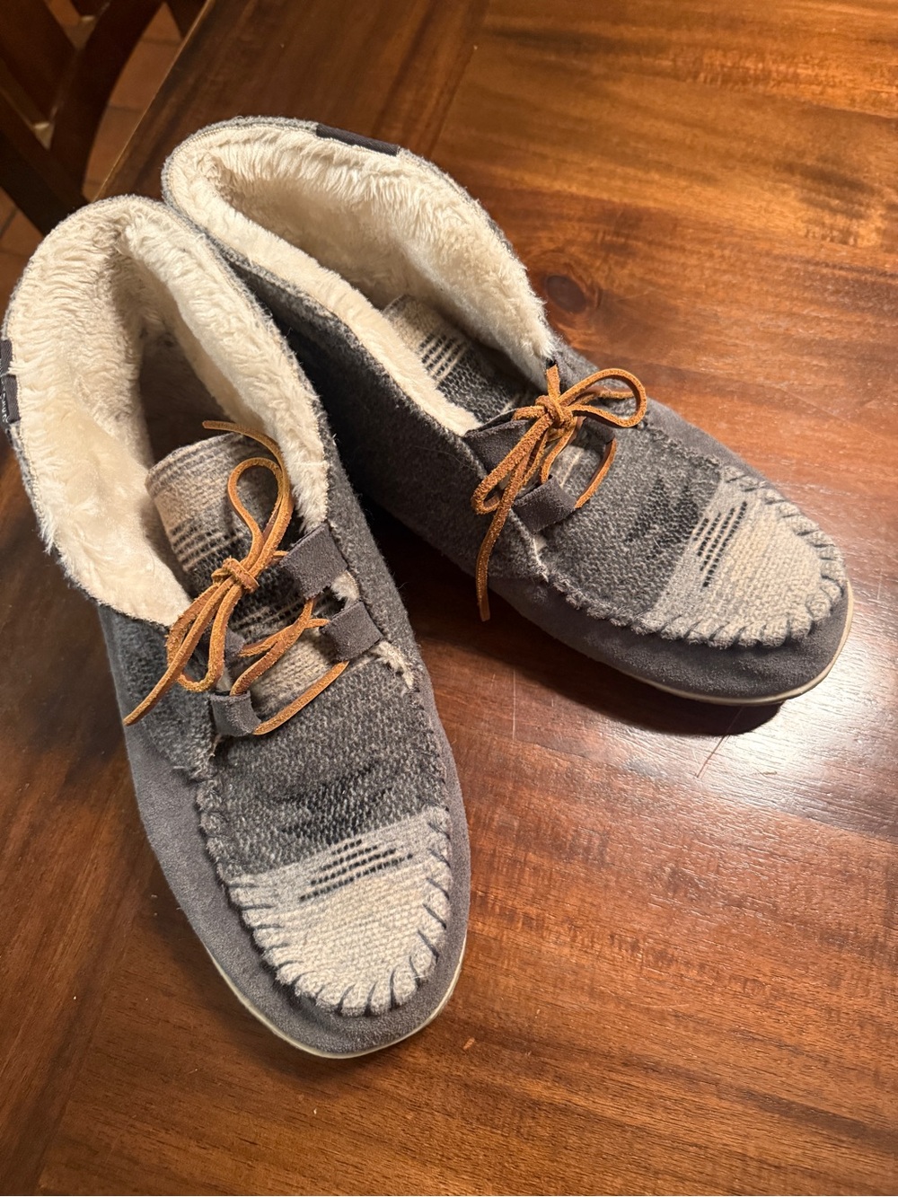 Minnetonka Torrey Slipper Boots